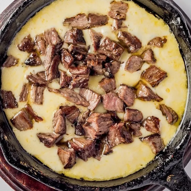Queso Fundido con Arrachera Tacos Juancho GOPHER